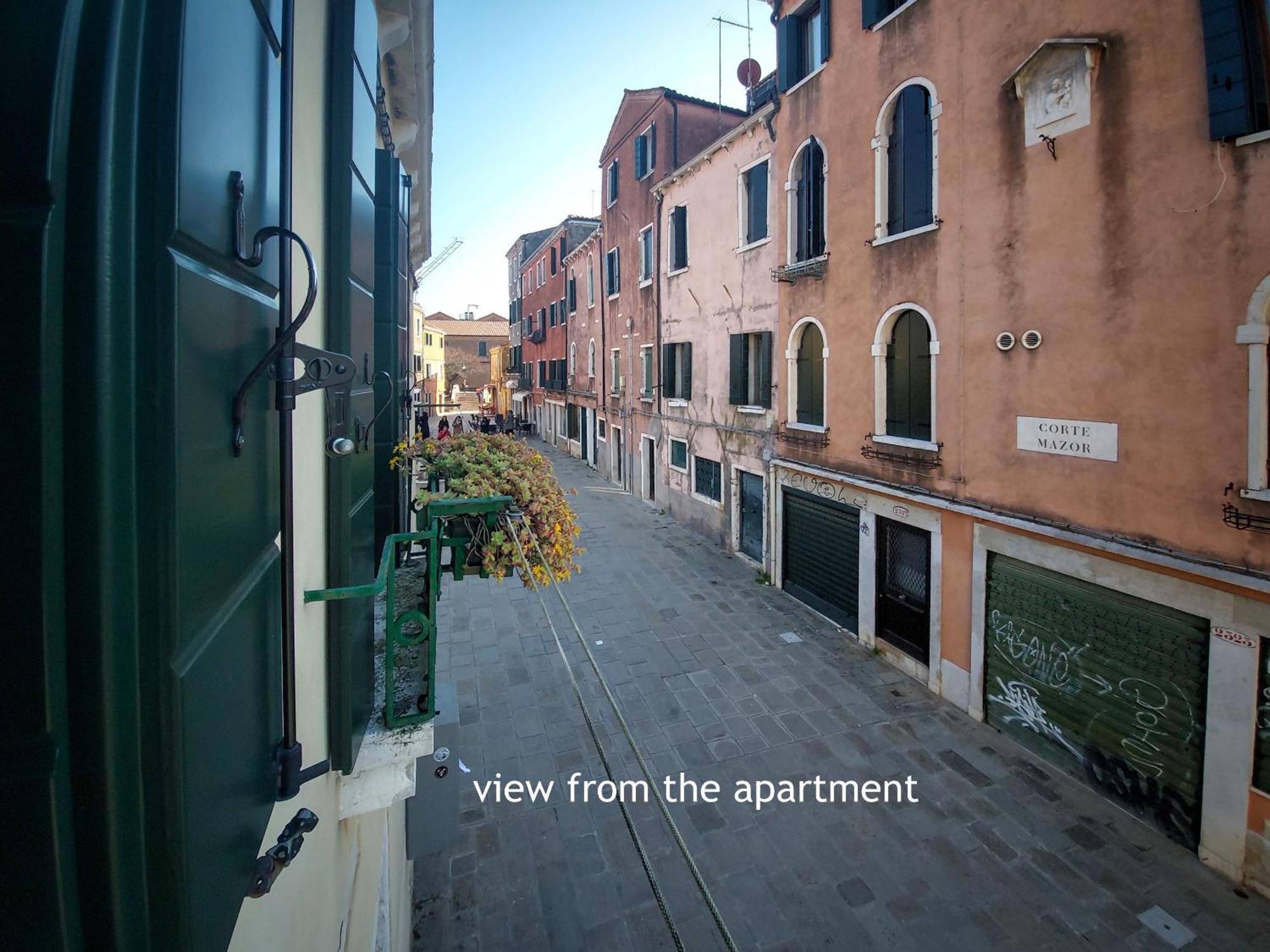 Cross-Canal Set Venesia Bagian luar foto